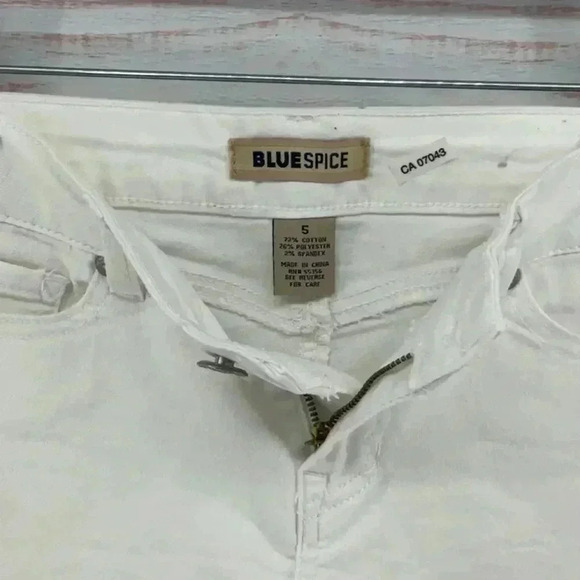 DENIM BLUE SPICE SHORT - Picture 3 of 3